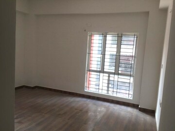 Room in 4 BHK Apartment at Punjabi Para – for Sale