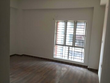 Room in 4 BHK Apartment at Punjabi Para – for Sale