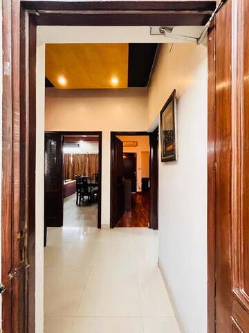 Furnished Amenities in 2 BHK Builder Floor at Saket – for Rent