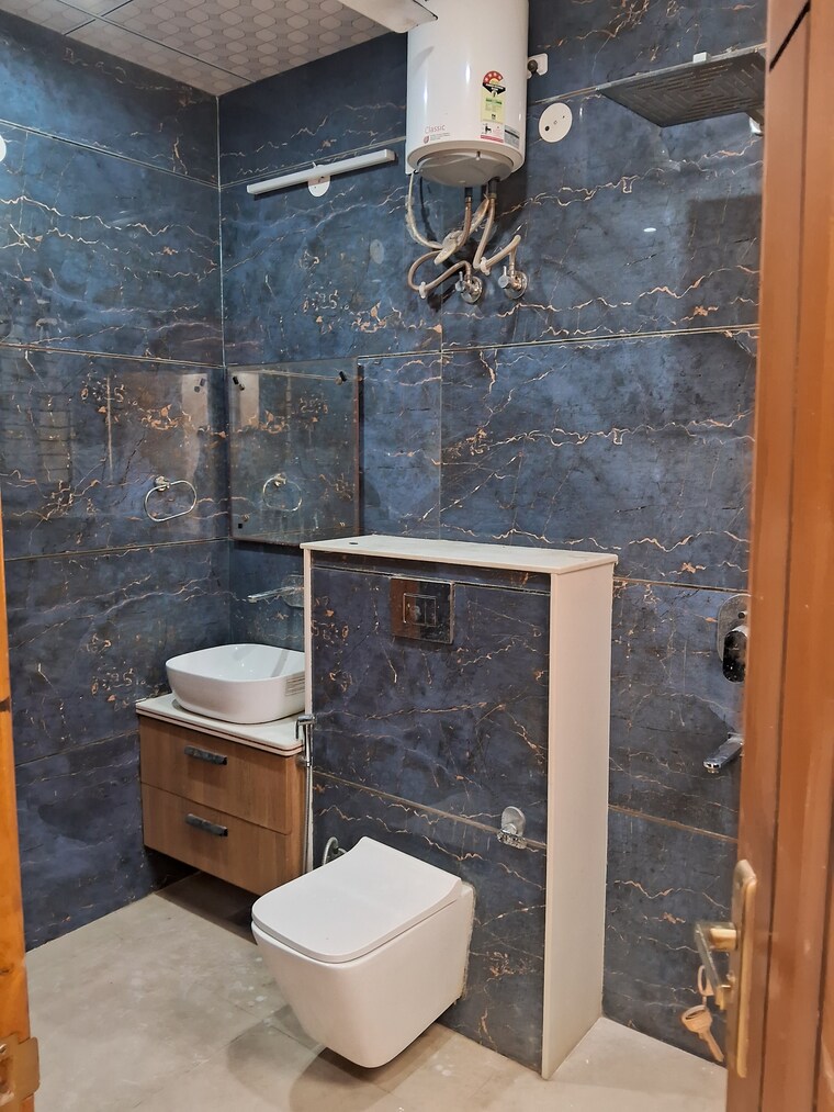 Master Bedroom, vipul-world-floors 3 Bedroom 1800 Sq.Ft. Builder Floor In Sector 48 Gurgaon 9180004