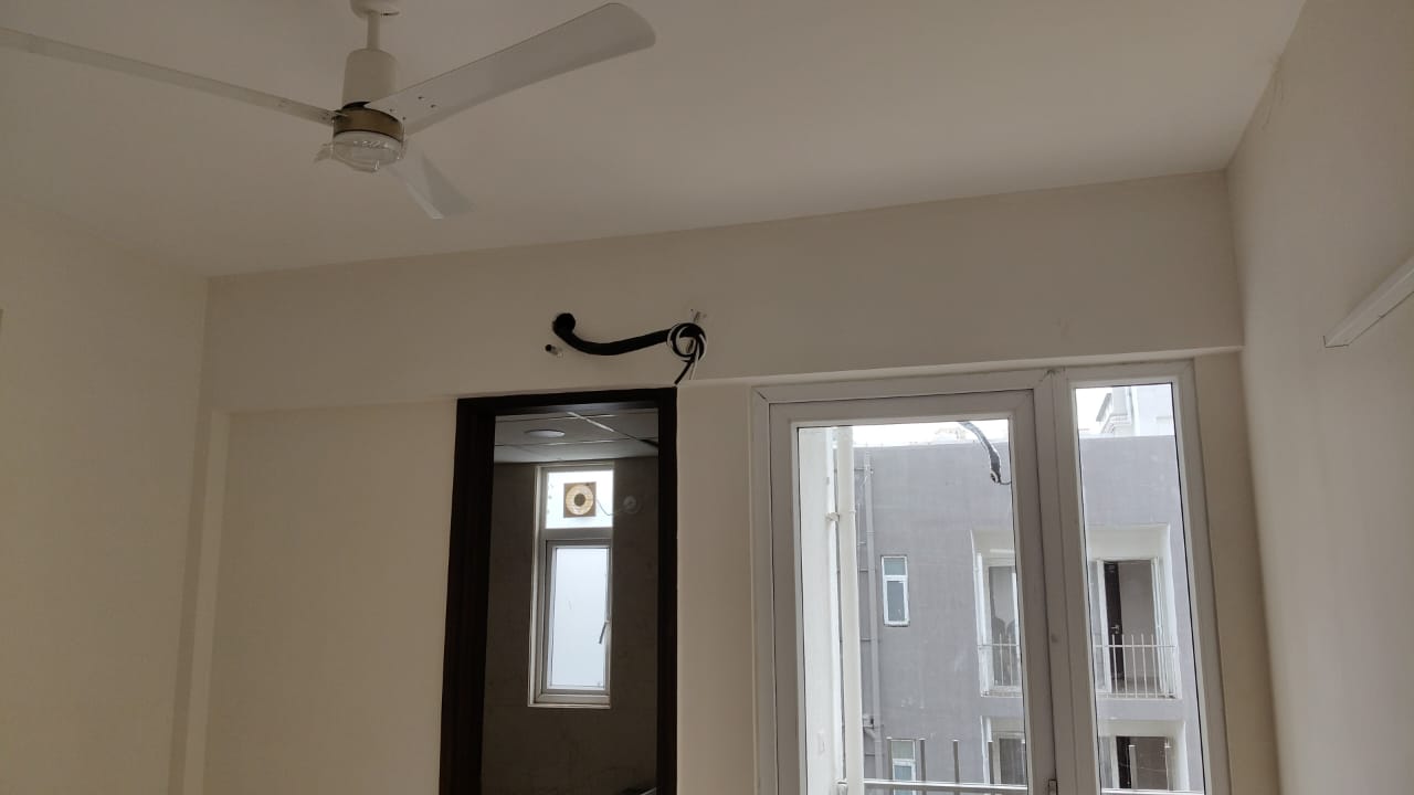 2 BHK Apartment For Sale in Smart World Gems