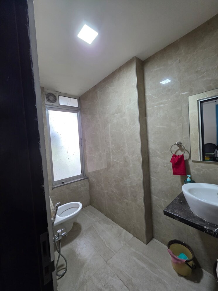 Bathroom, tropical-prima-chs Commercial Office Space 550 Sq.Ft. In Naupada Thane 9180058