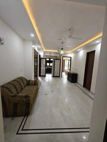 Room in 3 BHK Builder Floor at Sector 47 – for Rent