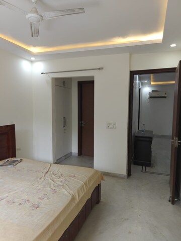 Room in 3 BHK Builder Floor at Sector 47 – for Rent