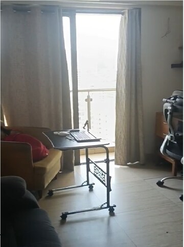 Study Room in 4 BHK Apartment at HDIL Metropolis Residences, Andheri West – for Rent
