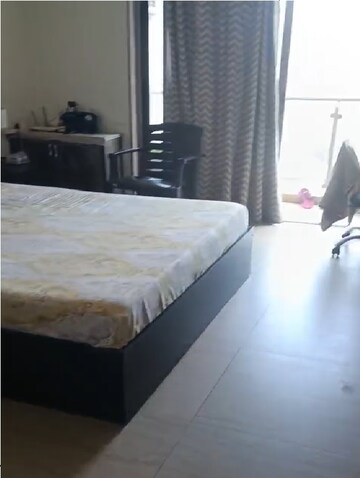Bedroom in 4 BHK Apartment at HDIL Metropolis Residences, Andheri West – for Rent