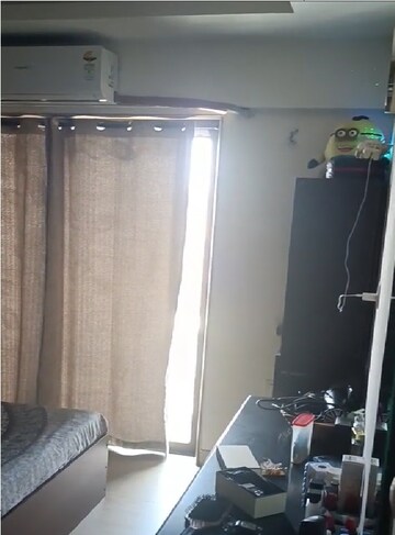 Team Area in 4 BHK Apartment at HDIL Metropolis Residences, Andheri West – for Rent