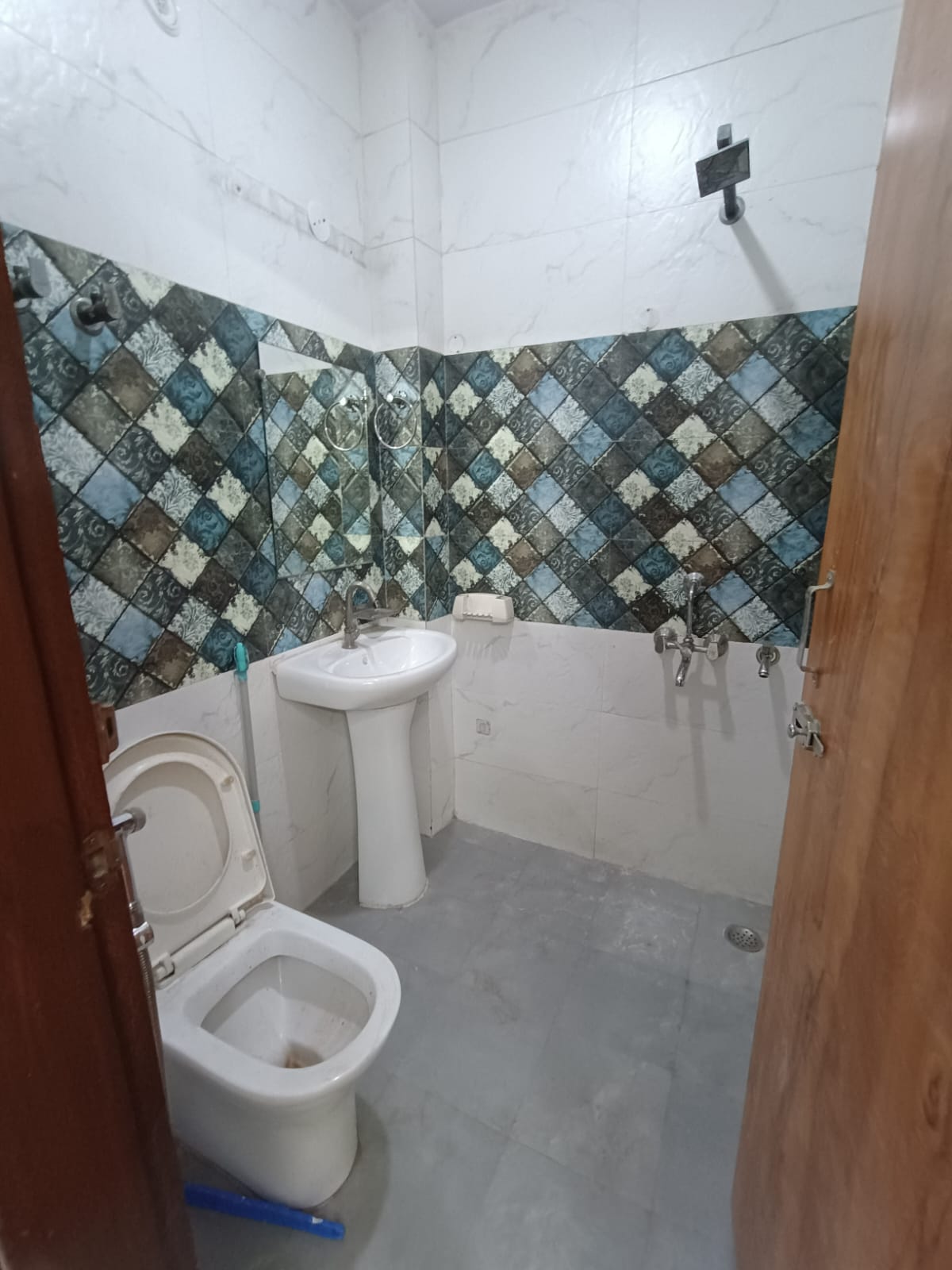 3 BHK + Extra Room Builder Floor For Sale in Vasundhara Sector 1