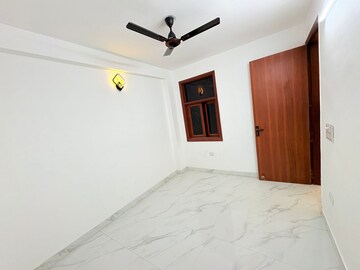 Room in 3 BHK Independent House at Chattarpur – for Sale