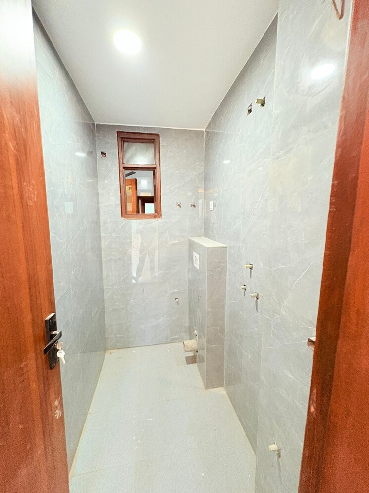 Bathroom, chattarpur 3 Bedroom 1080 Sq.Ft. Independent House In Chattarpur Delhi 9180244