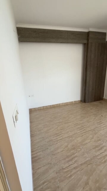 Room in 3 BHK Apartment at Gaursons Ska Green Mansion, Sector 12 Greater Noida – for Sale