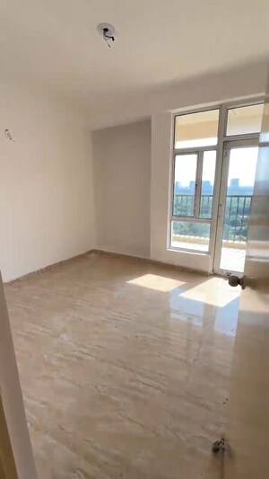 Room in 3 BHK Apartment at Gaursons Ska Green Mansion, Sector 12 Greater Noida – for Sale