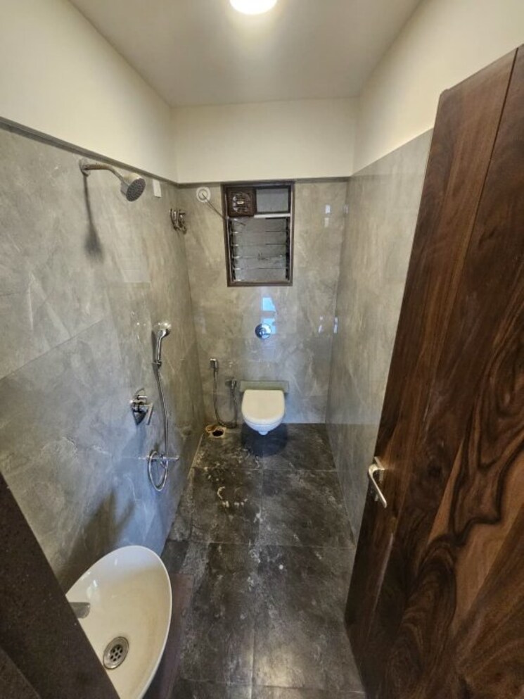 Bathroom, krishna-kunj-kandivali Pg For Boys & Girls In Kandivali East 9180115