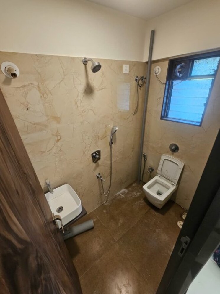 Bathroom, krishna-kunj-kandivali Pg For Boys & Girls In Kandivali East 9180115