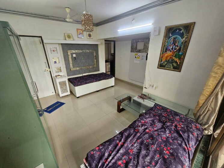 Room, krishna-kunj-kandivali Pg For Boys & Girls In Kandivali East 9180115