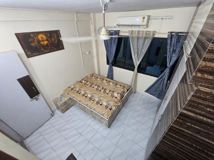 Room, krishna-kunj-kandivali Pg For Boys & Girls In Kandivali East 9180115