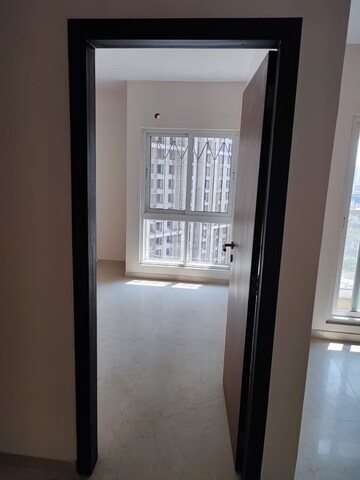 Room in 2 BHK Apartment at Dosti West County, Balkum Pada – for Rent