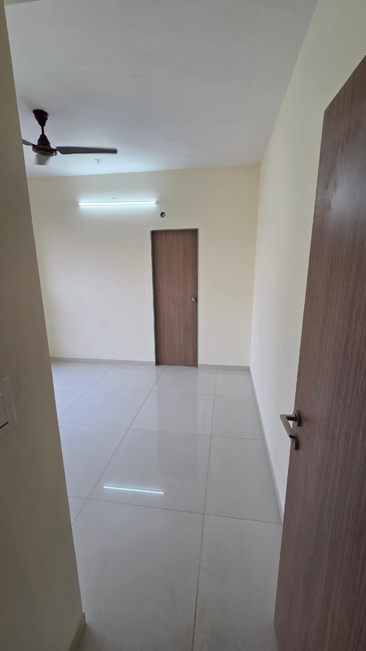 2 BHK Apartment For Rent in Omkar Signet