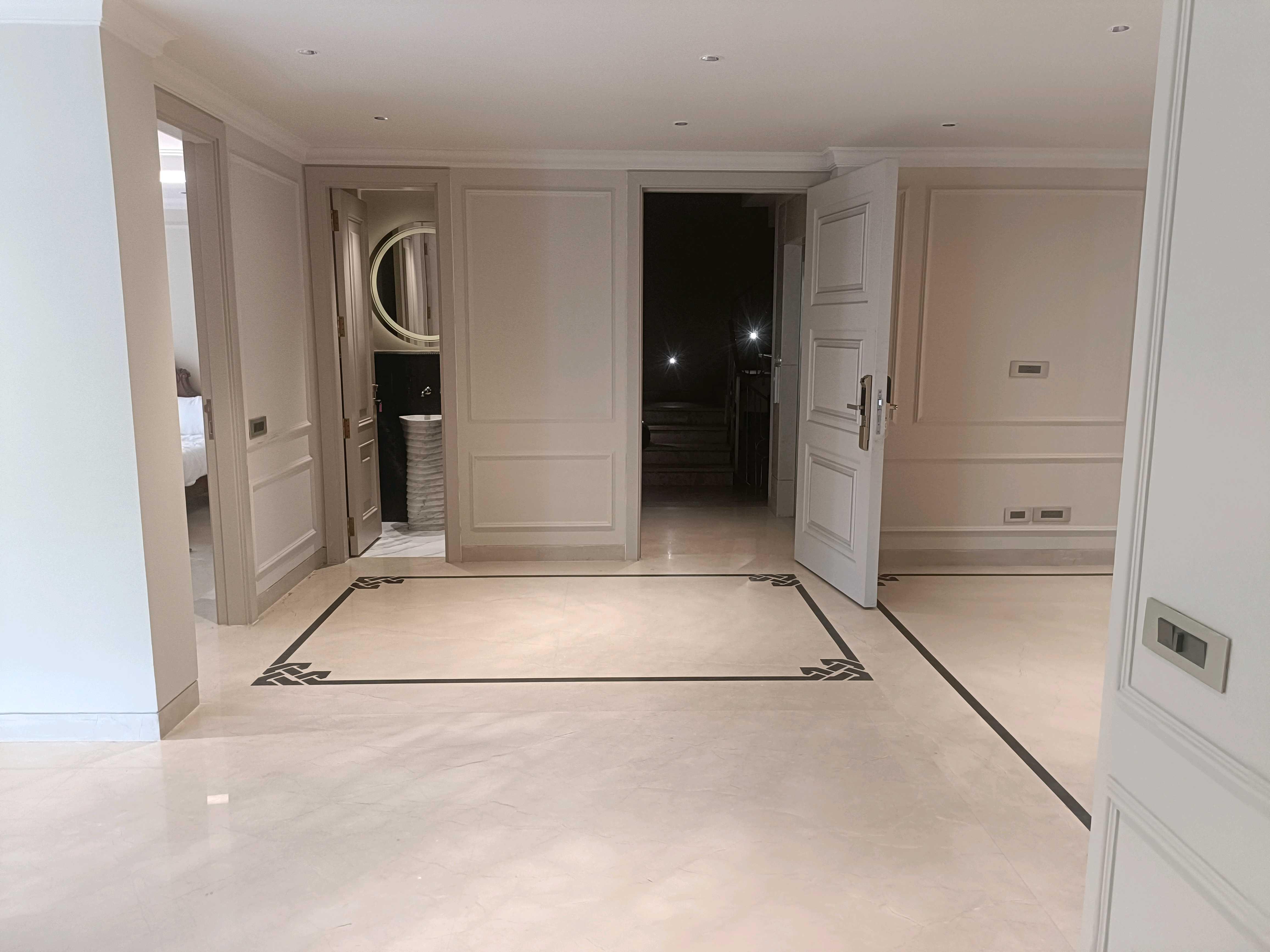 3 BHK + Servant Room Builder Floor For Rent in Defence Colony