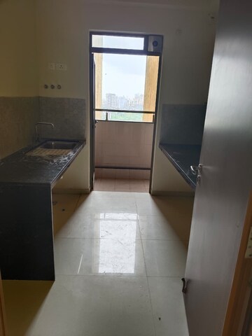 Room in 3 BHK Apartment at The Prestige City, Mulund West – for Rent