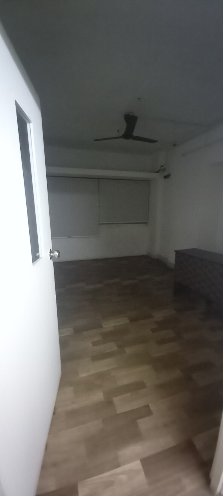 Room, ashram road Commercial Office Space 1000 Sq.Ft. In Ashram Road Ahmedabad 9180399