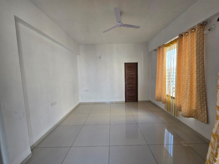 Room, bhayli road 3 Bedroom 2400 Sq.Ft. Penthouse In Bhayli Road Vadodara 9180393