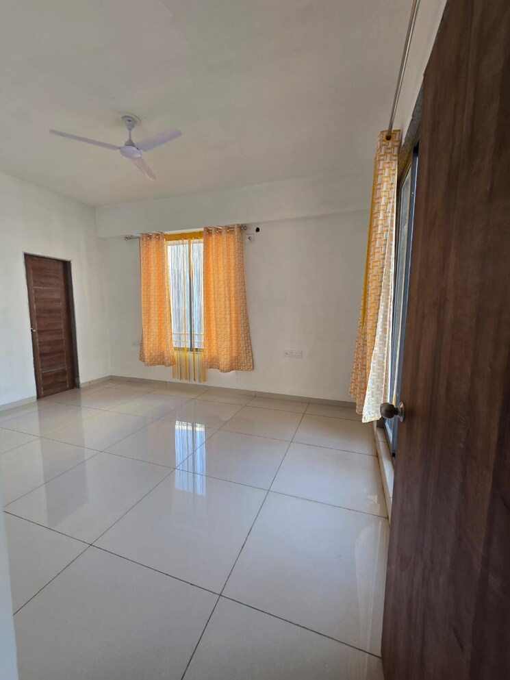 Room, bhayli road 3 Bedroom 2400 Sq.Ft. Penthouse In Bhayli Road Vadodara 9180393