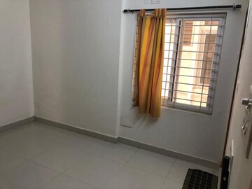 Room in 2 BHK Builder Floor at Kondapur – for Rent