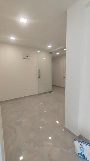 Room in  Office Space at Ornate Solitaire, Dahisar East – for Sale