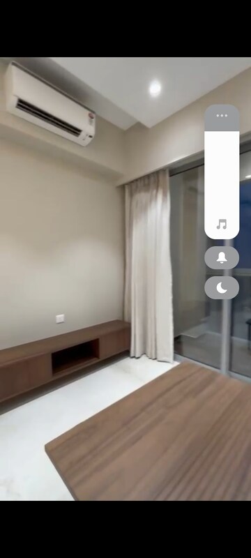 Room in 3 BHK Apartment at Piramal Aranya Arav, Byculla – for Rent