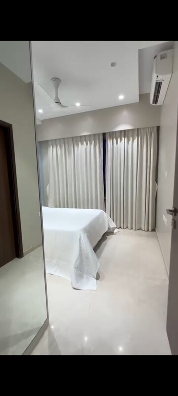 Team Area in 3 BHK Apartment at Piramal Aranya Arav, Byculla – for Rent