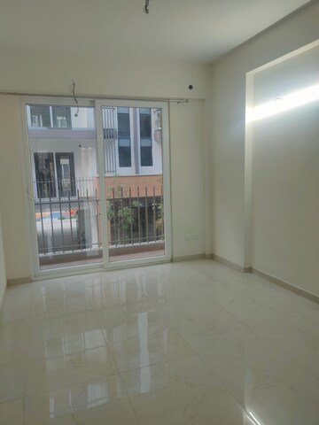 Room in 2.5 BHK Apartment at Smart World Gems, Sector 89 – for Sale