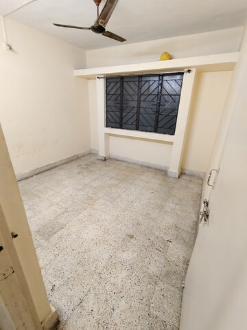 Room in 1 BHK Apartment at Popular Heights, Koregaon Park – for Rent