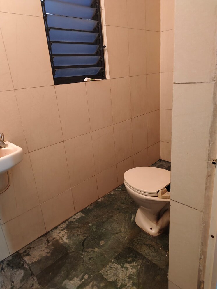 Bathroom, popular-heights 1 Bedroom 500 Sq.Ft. Apartment In Koregaon Park Pune 9180513