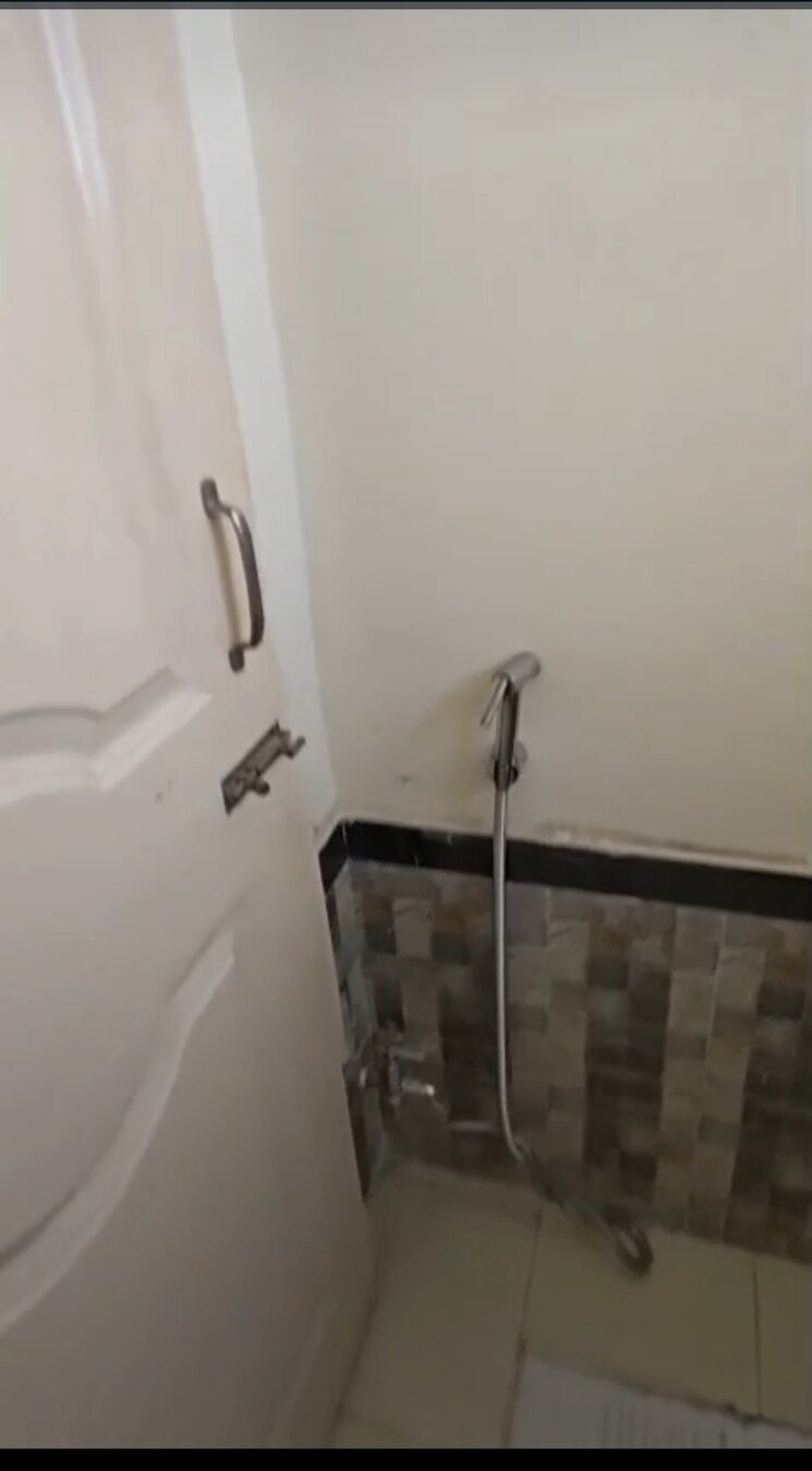 Bathroom, parijat-chs 1 Bedroom 240 Sq.Ft. Apartment In Bhoiwada Mumbai 9180535