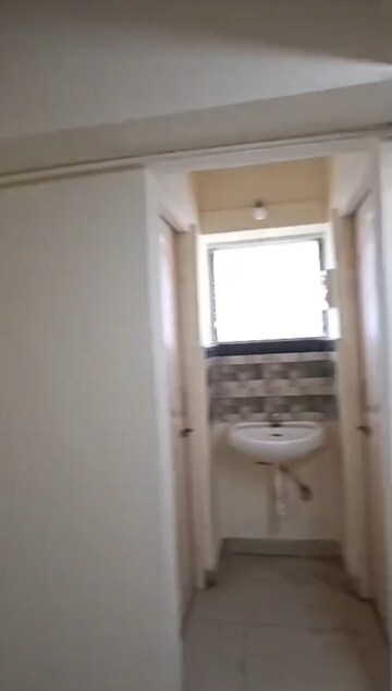 Furnished Amenities in 1 BHK Apartment at Parijat CHS, Bhoiwada – for Rent