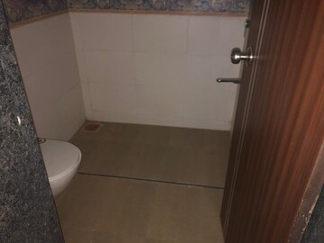 Bathroom in 2 BHK Apartment at Thakar Patliputra Heights, Anand Nagar – for Sale