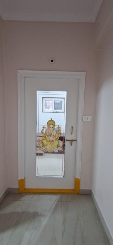 Room in 3 BHK Builder Floor at Kondapur – for Rent