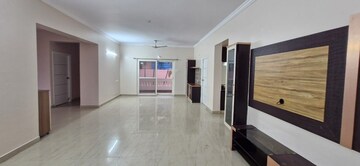 Room in 3 BHK Builder Floor at Kondapur – for Rent