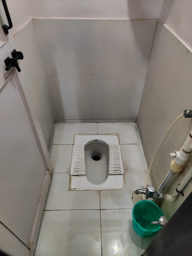 Bathroom, prathamesh-nagari 2 Bedroom 1000 Sq.Ft. Apartment In Anand Nagar Pune 9180576