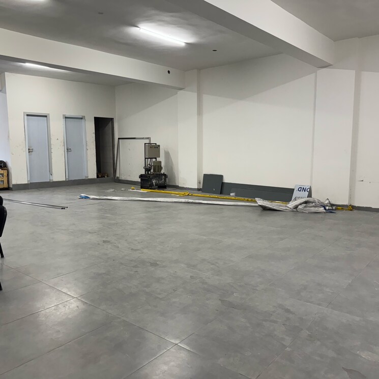  Parking, madhapur Commercial Shop 3200 Sq.Ft. In Madhapur Hyderabad 9180589