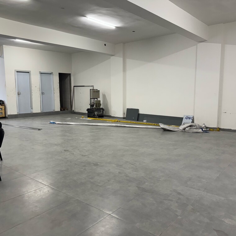  Parking, madhapur Commercial Shop 3200 Sq.Ft. In Madhapur Hyderabad 9180589