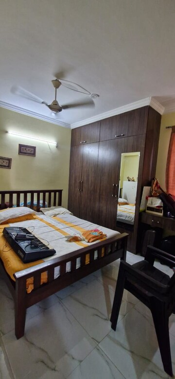 Bedroom in 3 BHK Builder Floor at Kondapur – for Rent