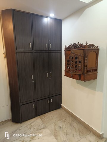 Furnished Amenities in 3 BHK Apartment at Andheri West – for Rent