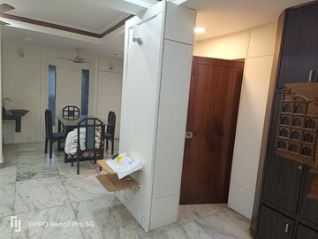 Bedroom in 3 BHK Apartment at Andheri West – for Rent