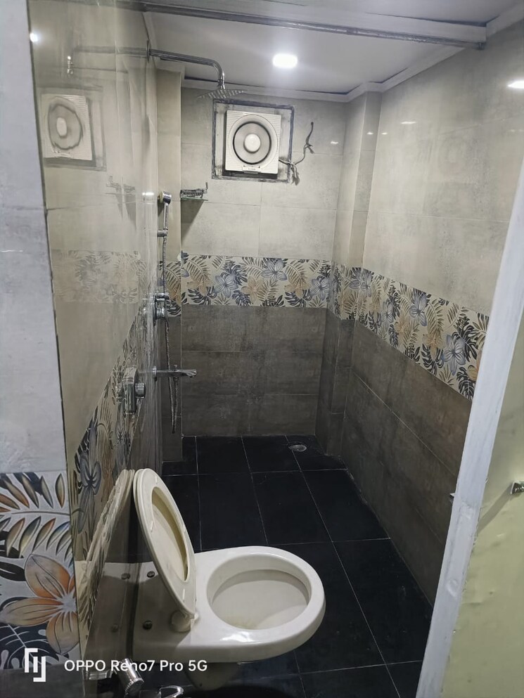 Bathroom, andheri west 3 Bedroom 1200 Sq.Ft. Apartment In Andheri West Mumbai 9180608
