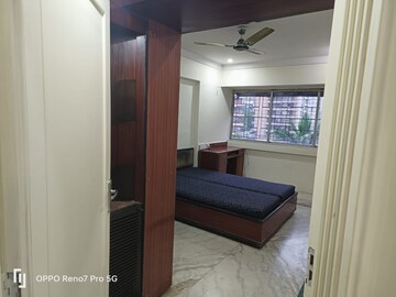 Bedroom in 3 BHK Apartment at Andheri West – for Rent