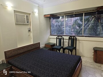 Bedroom in 3 BHK Apartment at Andheri West – for Rent