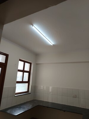 Room in 4 BHK Apartment at Vipul Greens, Sector 48 – for Sale