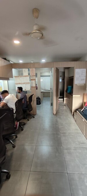  Office Space For Rent in Alkapuri